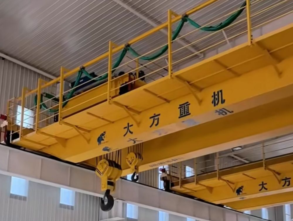 西安大方起重機(jī)、QD型吊鉤橋式起重機(jī)
