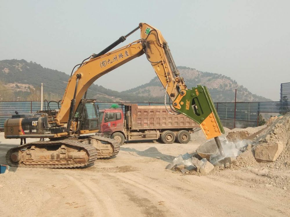 連港工兵破碎錘YSW-40挖機(jī)碎石好幫手建筑拆遷等適用